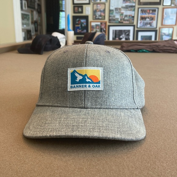 Banner & Oak Hat - Picture 1 of 3